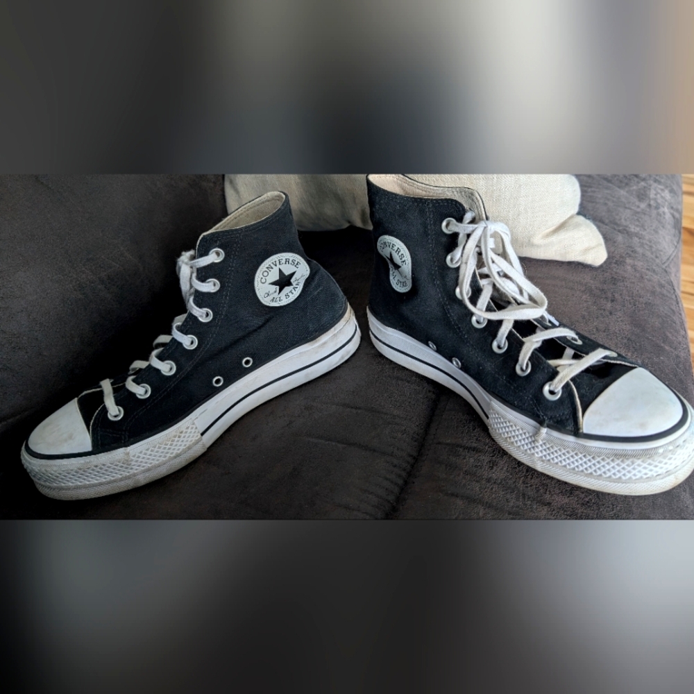 Women's Chuck Taylor All Star High Tops Black Size 9 Great Condition